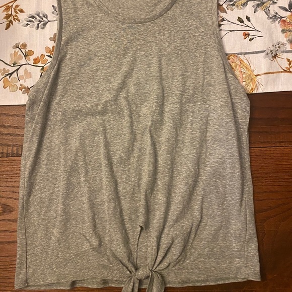 NWOT Women’s J. Crew tank top - Picture 2 of 6